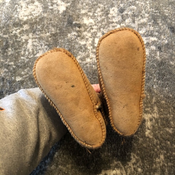 Infant size M Ugg’s - Picture 3 of 4